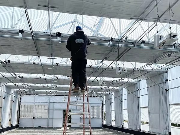 	 Light Deprivation Greenhouse Gutter Connected Multispan blackout systems for medical plants-369